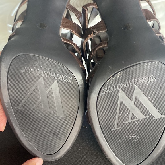 Women’s Worthington Brown heels.  Size 7 1/2 , 4” heel. - Picture 7 of 7